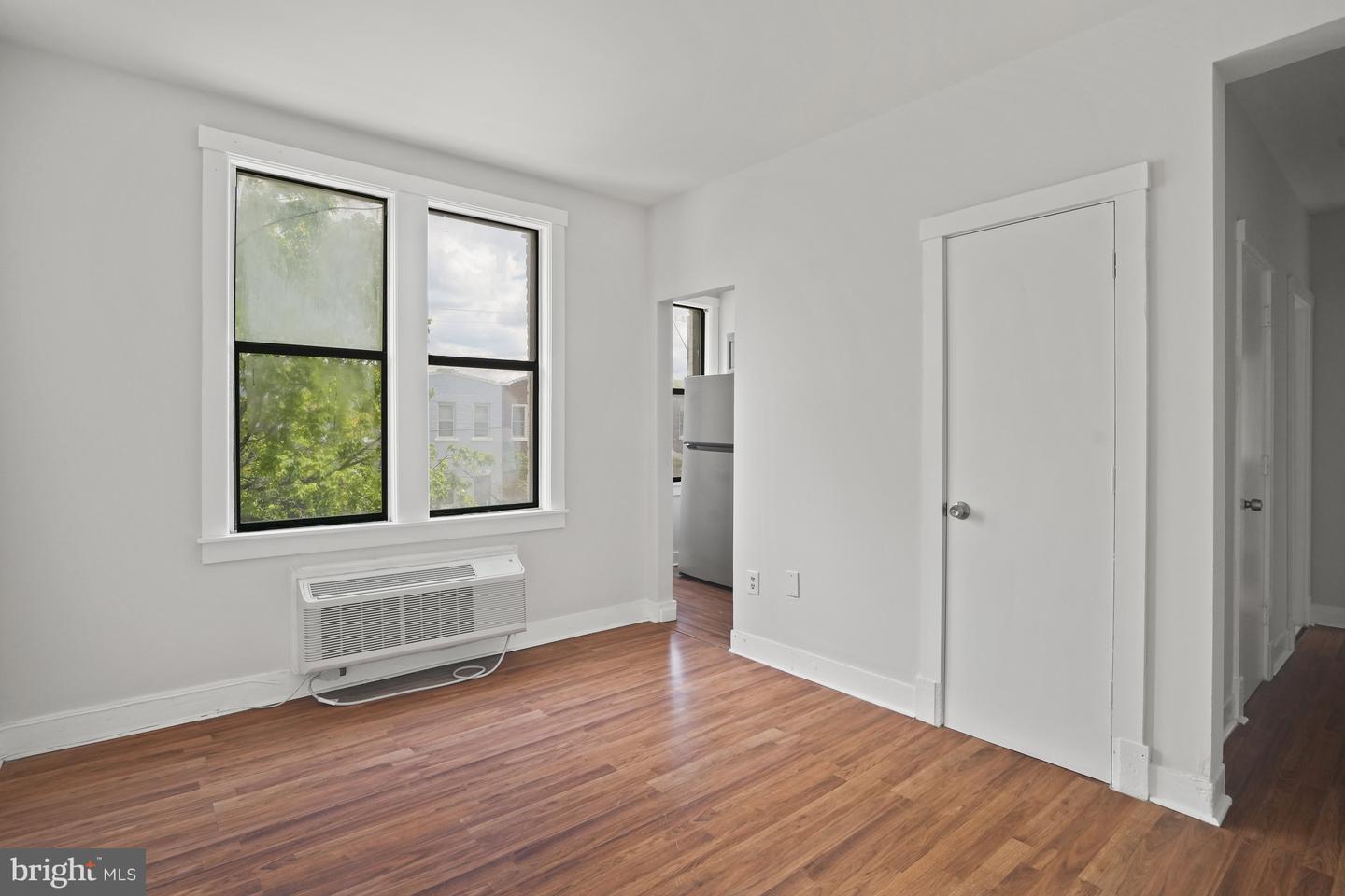 7 18TH ST SE #208, WASHINGTON, District Of Columbia 20003, 2 Bedrooms Bedrooms, ,1 BathroomBathrooms,Residential,For sale,7 18TH ST SE #208,DCDC2201350 MLS # DCDC2201350