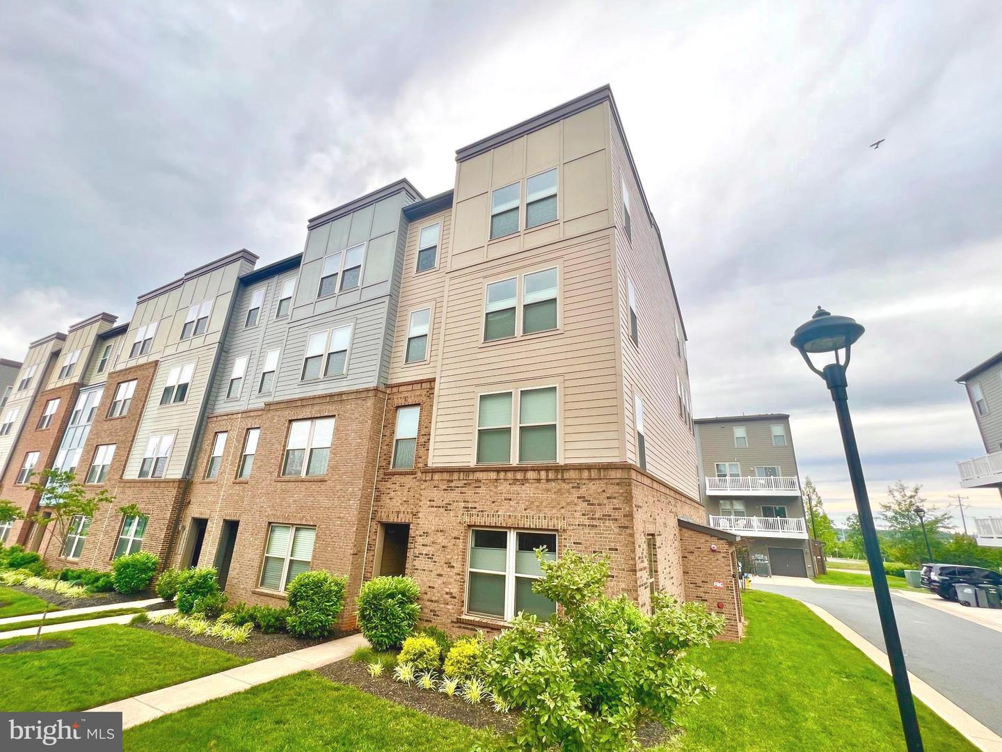 10407 RATCLIFFE TRL, MANASSAS, Virginia 20110, 3 Bedrooms Bedrooms, ,2 BathroomsBathrooms,Residential,For sale,10407 RATCLIFFE TRL,VAMN2008372 MLS # VAMN2008372
