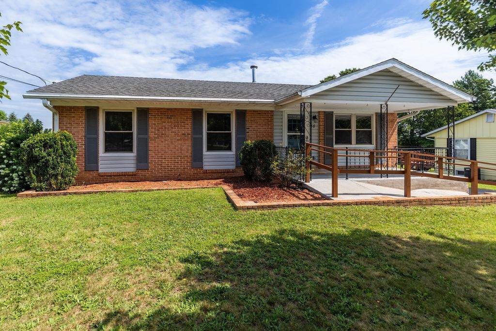38 GREENBRIAR LN, STUARTS DRAFT, Virginia 24477, 3 Bedrooms Bedrooms, ,1 BathroomBathrooms,Residential,38 GREENBRIAR LN,667132 MLS # 667132