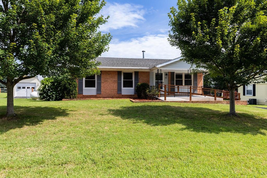 38 GREENBRIAR LN, STUARTS DRAFT, Virginia 24477, 3 Bedrooms Bedrooms, ,1 BathroomBathrooms,Residential,38 GREENBRIAR LN,667132 MLS # 667132