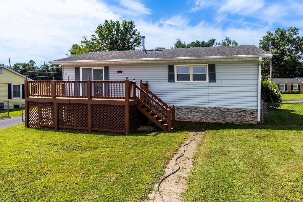 38 GREENBRIAR LN, STUARTS DRAFT, Virginia 24477, 3 Bedrooms Bedrooms, ,1 BathroomBathrooms,Residential,38 GREENBRIAR LN,667132 MLS # 667132