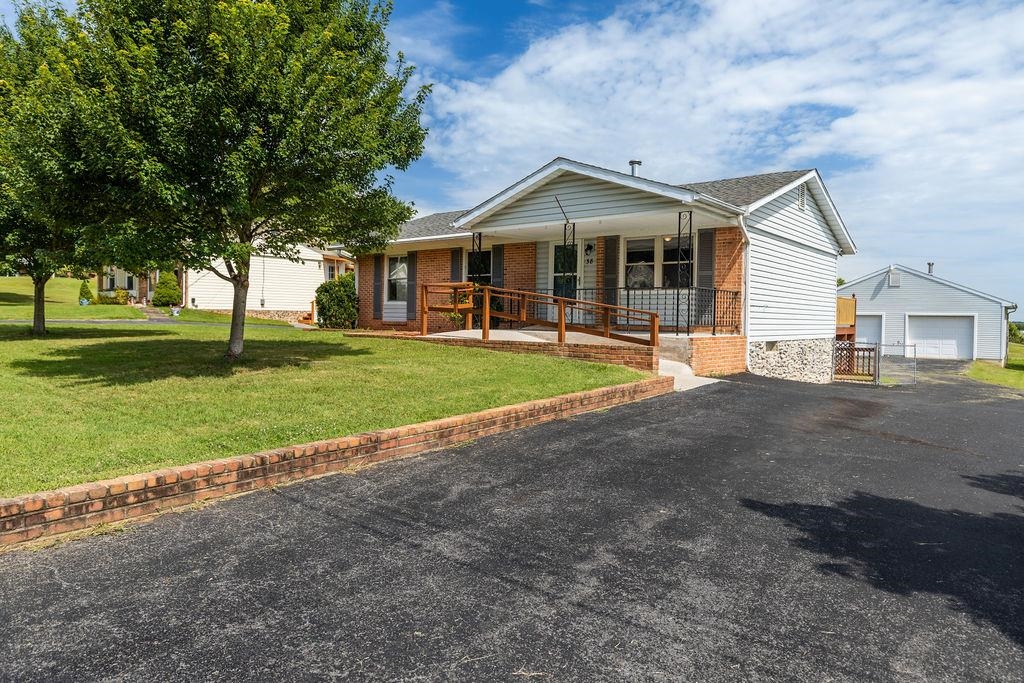 38 GREENBRIAR LN, STUARTS DRAFT, Virginia 24477, 3 Bedrooms Bedrooms, ,1 BathroomBathrooms,Residential,38 GREENBRIAR LN,667132 MLS # 667132