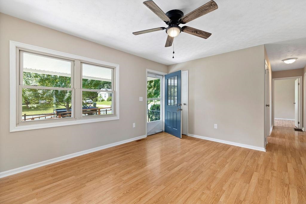 38 GREENBRIAR LN, STUARTS DRAFT, Virginia 24477, 3 Bedrooms Bedrooms, ,1 BathroomBathrooms,Residential,38 GREENBRIAR LN,667132 MLS # 667132