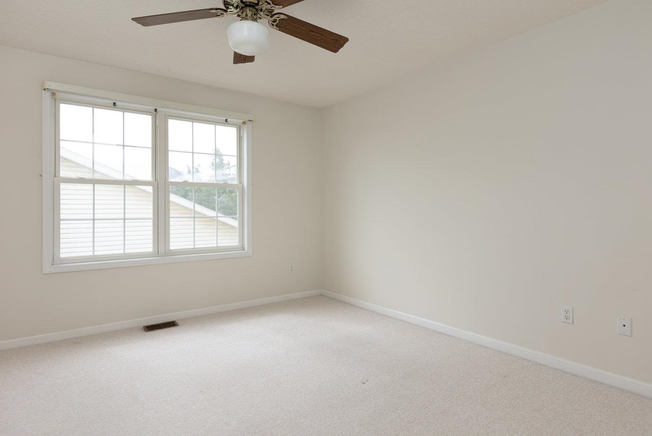438 DIANA CT, ROCKINGHAM, Virginia 22801, 2 Bedrooms Bedrooms, ,2 BathroomsBathrooms,Residential,438 DIANA CT,667141 MLS # 667141