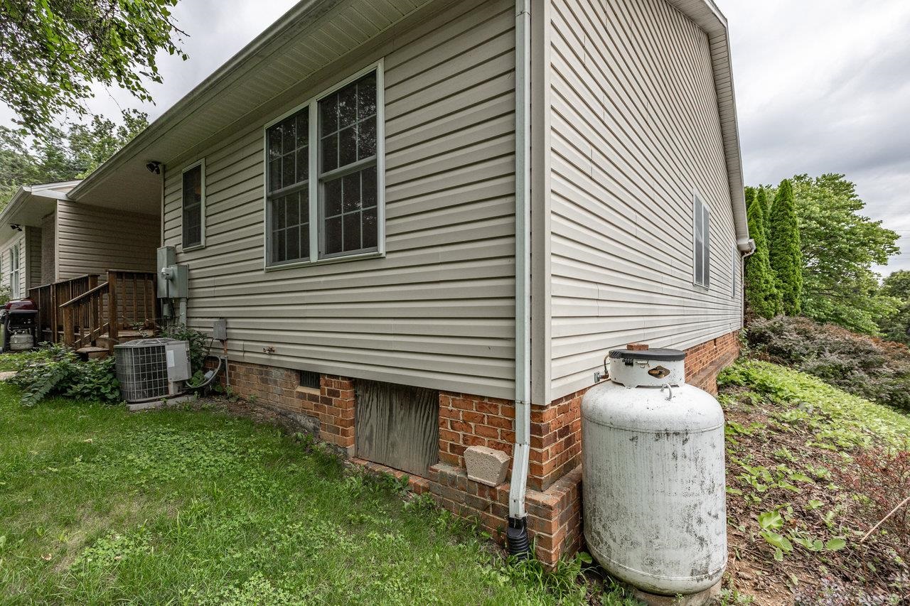 438 DIANA CT, ROCKINGHAM, Virginia 22801, 2 Bedrooms Bedrooms, ,2 BathroomsBathrooms,Residential,438 DIANA CT,667141 MLS # 667141