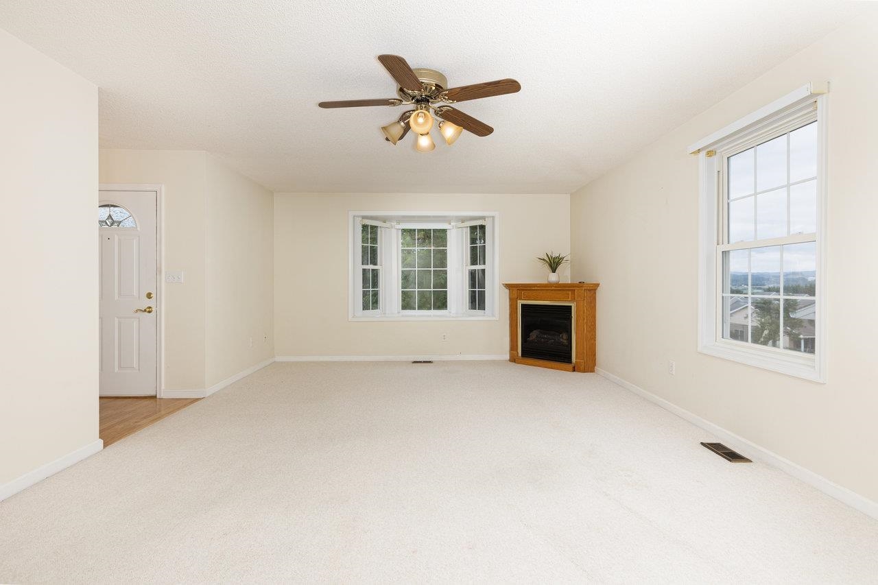 438 DIANA CT, ROCKINGHAM, Virginia 22801, 2 Bedrooms Bedrooms, ,2 BathroomsBathrooms,Residential,438 DIANA CT,667141 MLS # 667141