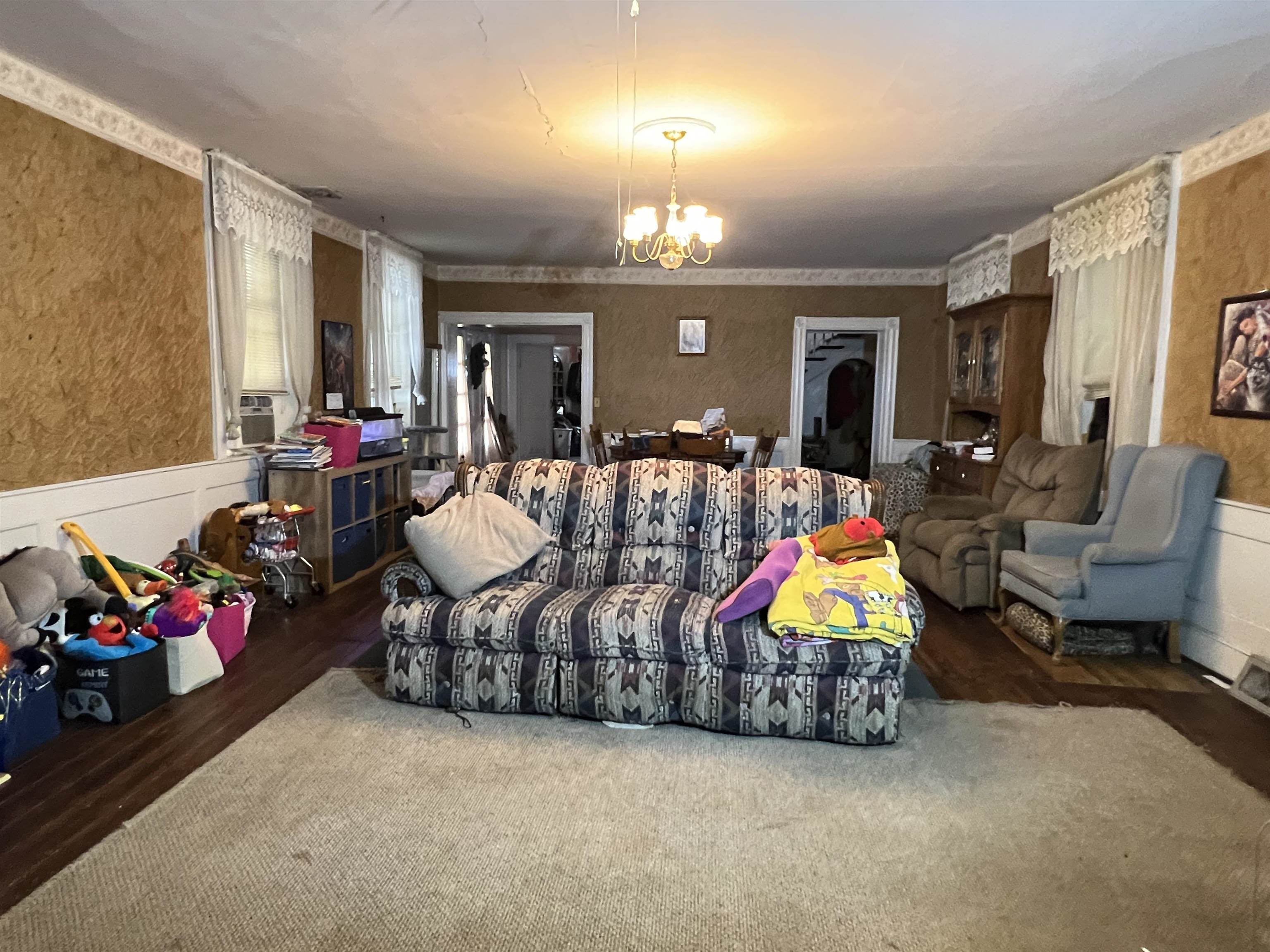 77 MAIN ST, GREENVILLE, Virginia 24440, 4 Bedrooms Bedrooms, ,1 BathroomBathrooms,Residential,