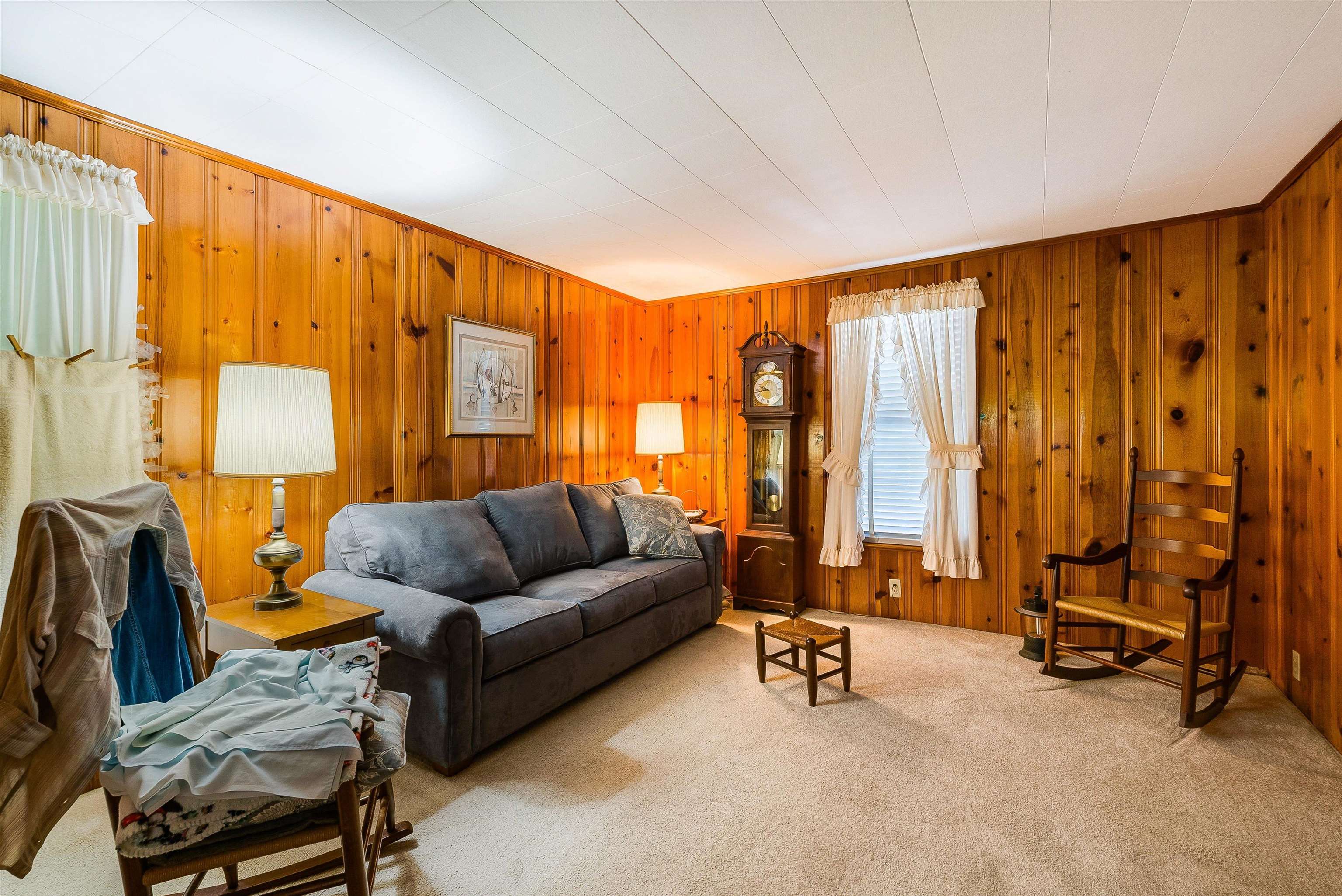 100 JUNIOR AVE, SHENANDOAH, Virginia 22849, 3 Bedrooms Bedrooms, ,1 BathroomBathrooms,Residential,100 JUNIOR AVE,667151 MLS # 667151