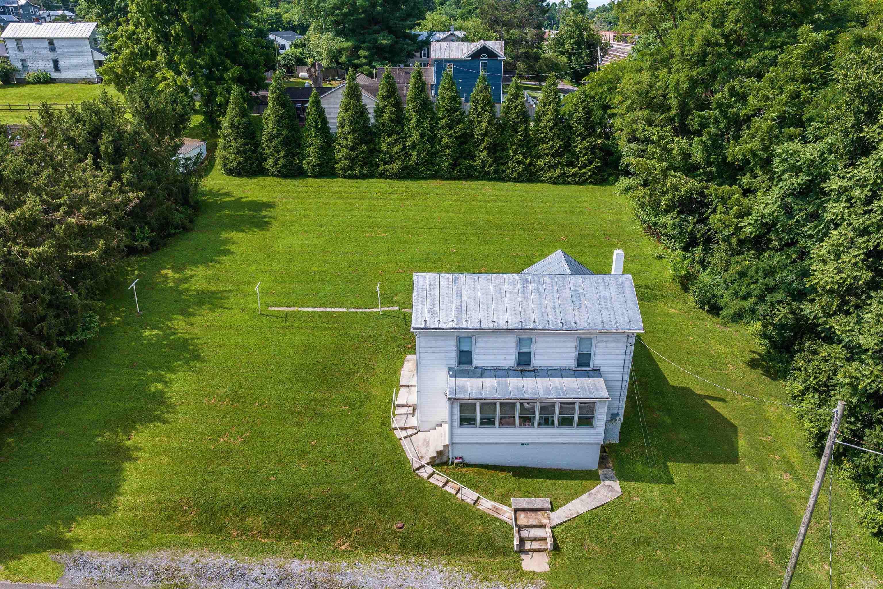 100 JUNIOR AVE, SHENANDOAH, Virginia 22849, 3 Bedrooms Bedrooms, ,1 BathroomBathrooms,Residential,100 JUNIOR AVE,667151 MLS # 667151