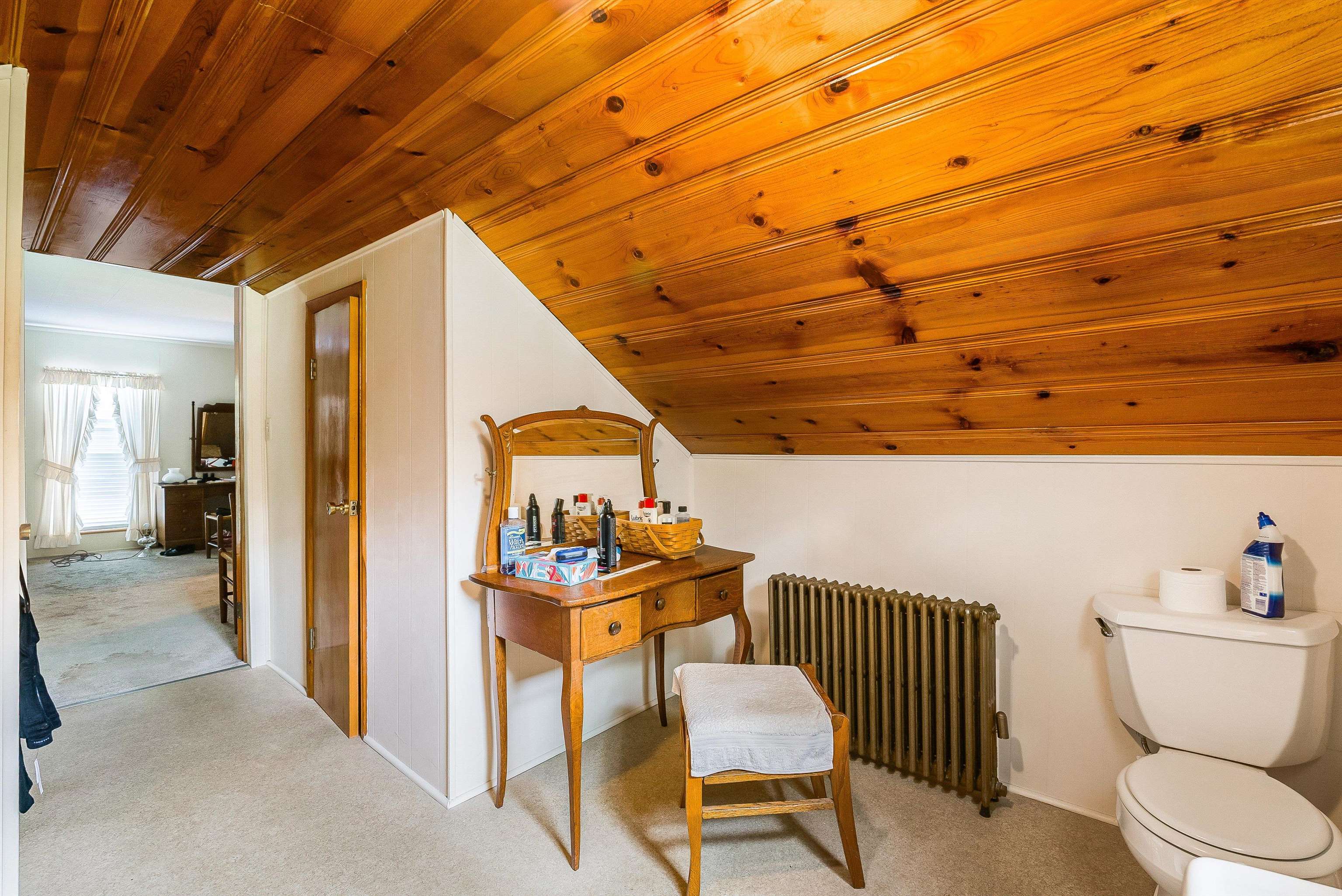 100 JUNIOR AVE, SHENANDOAH, Virginia 22849, 3 Bedrooms Bedrooms, ,1 BathroomBathrooms,Residential,100 JUNIOR AVE,667151 MLS # 667151