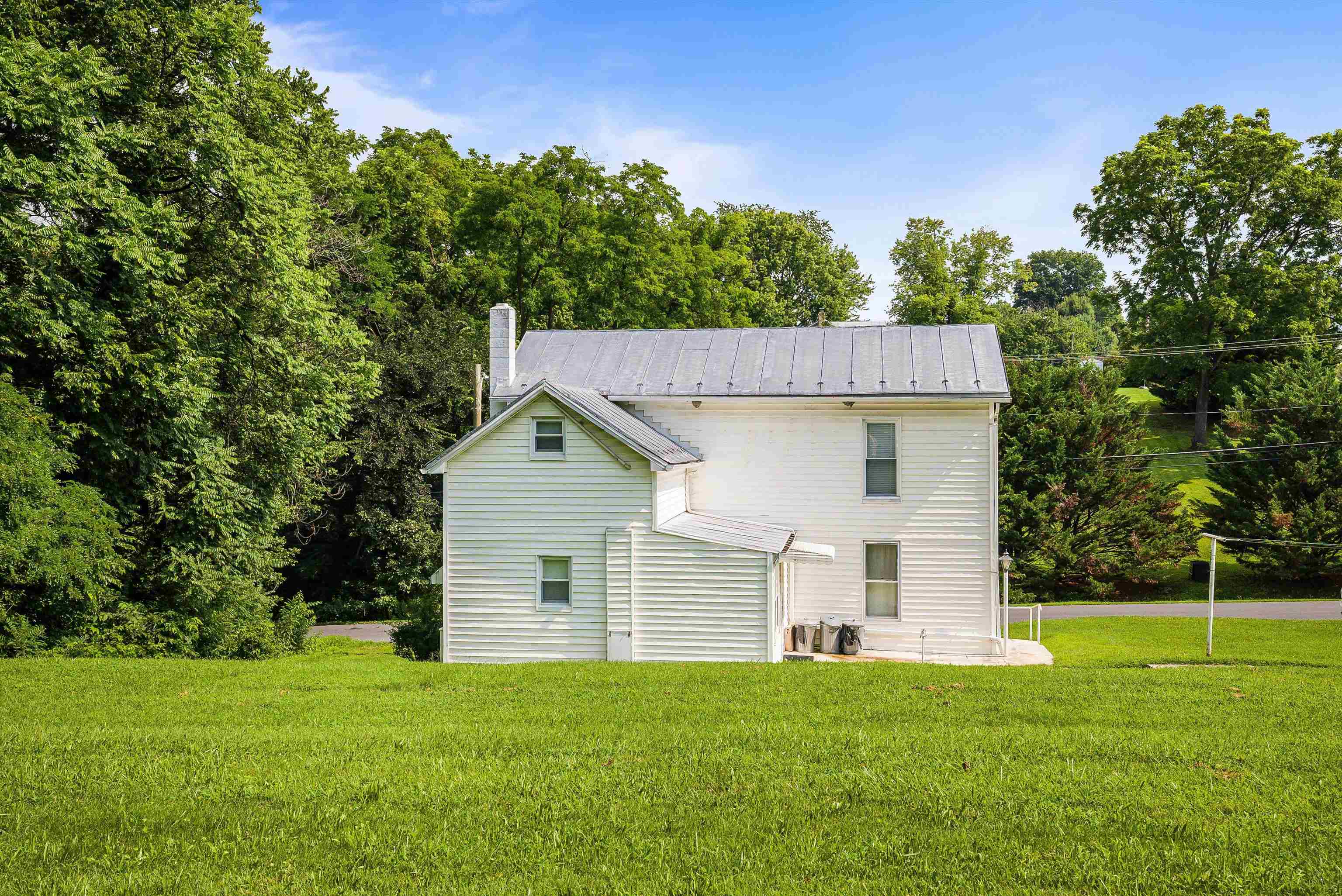 100 JUNIOR AVE, SHENANDOAH, Virginia 22849, 3 Bedrooms Bedrooms, ,1 BathroomBathrooms,Residential,100 JUNIOR AVE,667151 MLS # 667151
