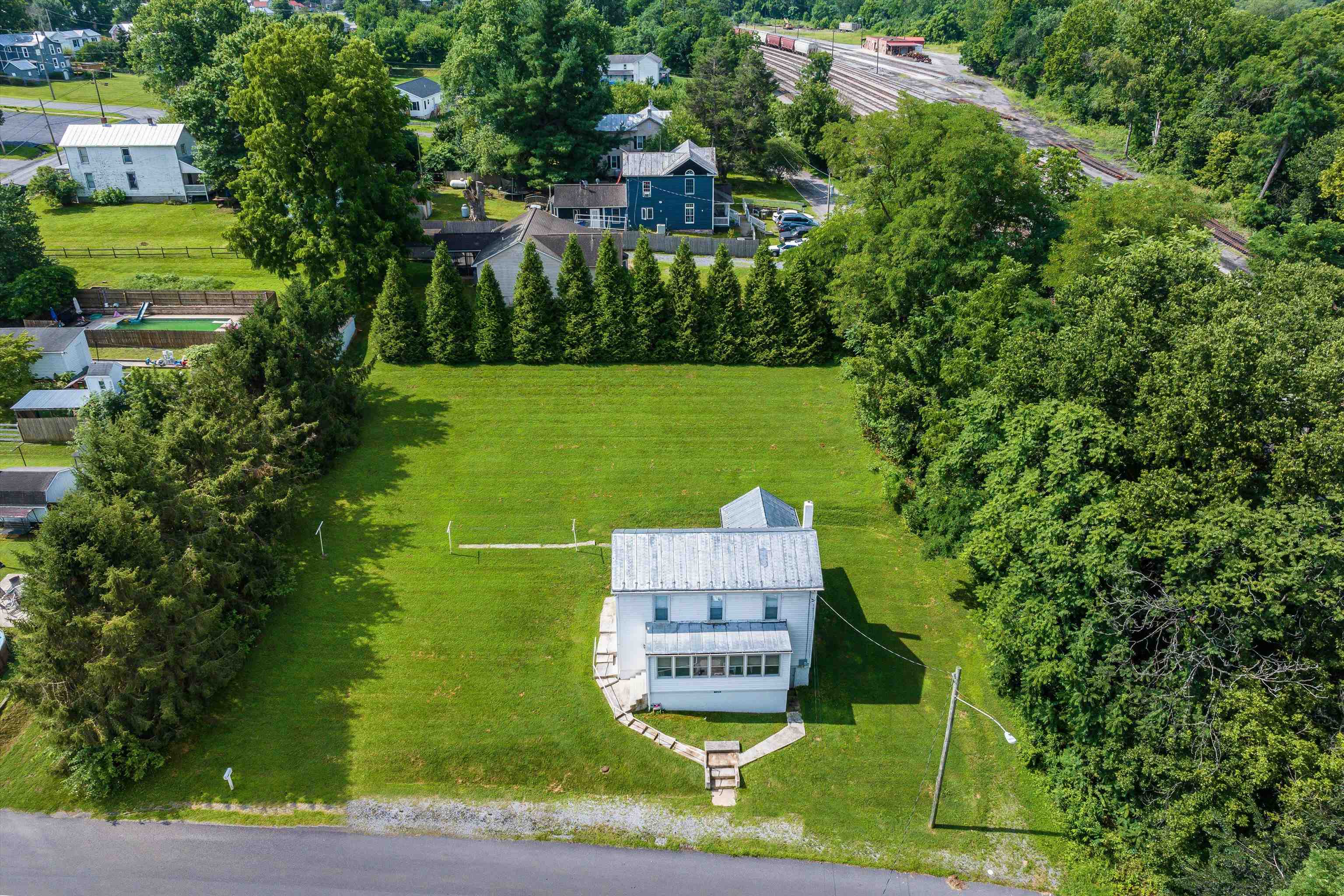 100 JUNIOR AVE, SHENANDOAH, Virginia 22849, 3 Bedrooms Bedrooms, ,1 BathroomBathrooms,Residential,100 JUNIOR AVE,667151 MLS # 667151