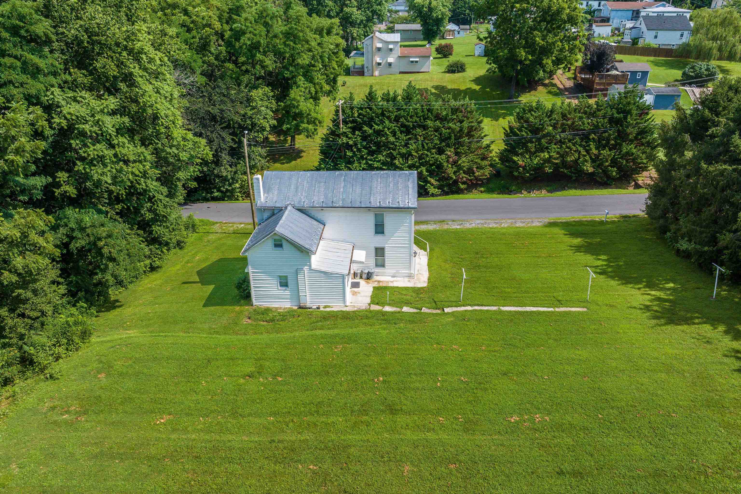 100 JUNIOR AVE, SHENANDOAH, Virginia 22849, 3 Bedrooms Bedrooms, ,1 BathroomBathrooms,Residential,100 JUNIOR AVE,667151 MLS # 667151