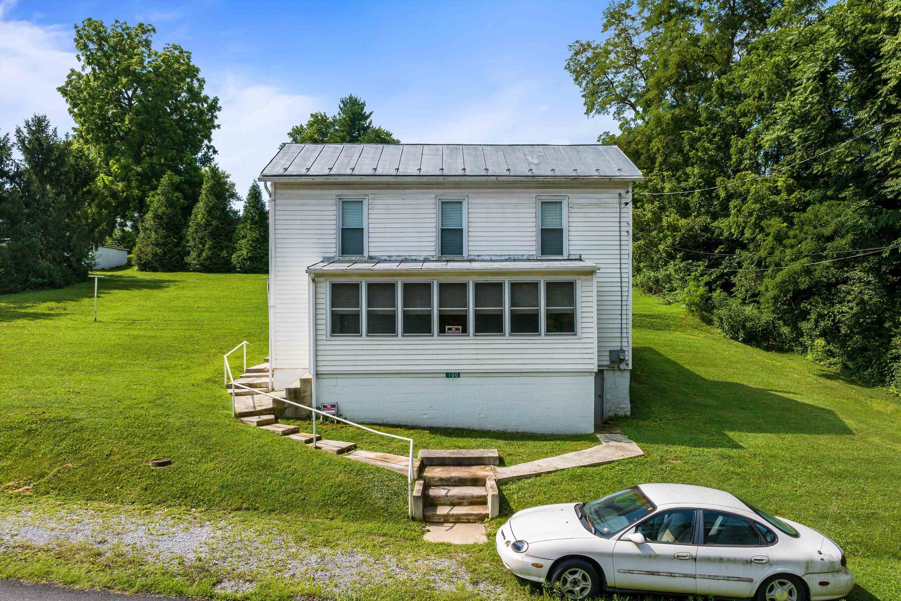 100 JUNIOR AVE, SHENANDOAH, Virginia 22849, 3 Bedrooms Bedrooms, ,1 BathroomBathrooms,Residential,100 JUNIOR AVE,667151 MLS # 667151