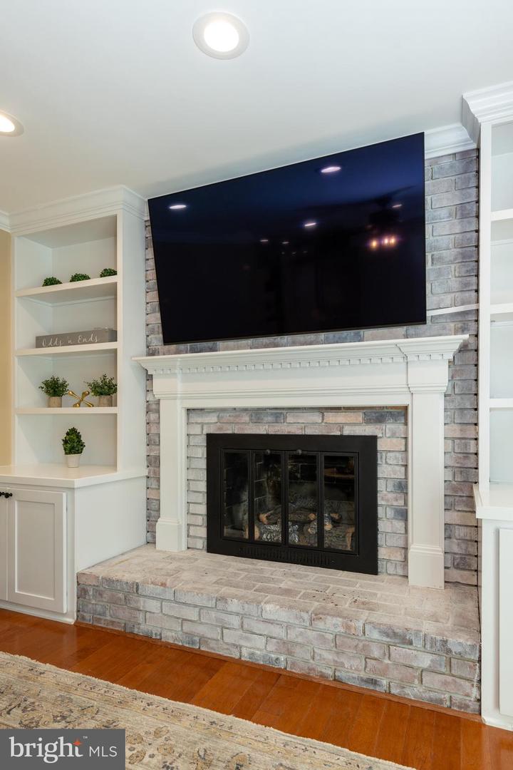 7304 MIZZEN PL, BURKE, Virginia 22015, 5 Bedrooms Bedrooms, ,3 BathroomsBathrooms,Residential,For sale,7304 MIZZEN PL,VAFX2246064 MLS # VAFX2246064