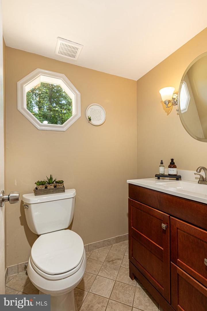 7304 MIZZEN PL, BURKE, Virginia 22015, 5 Bedrooms Bedrooms, ,3 BathroomsBathrooms,Residential,For sale,7304 MIZZEN PL,VAFX2246064 MLS # VAFX2246064