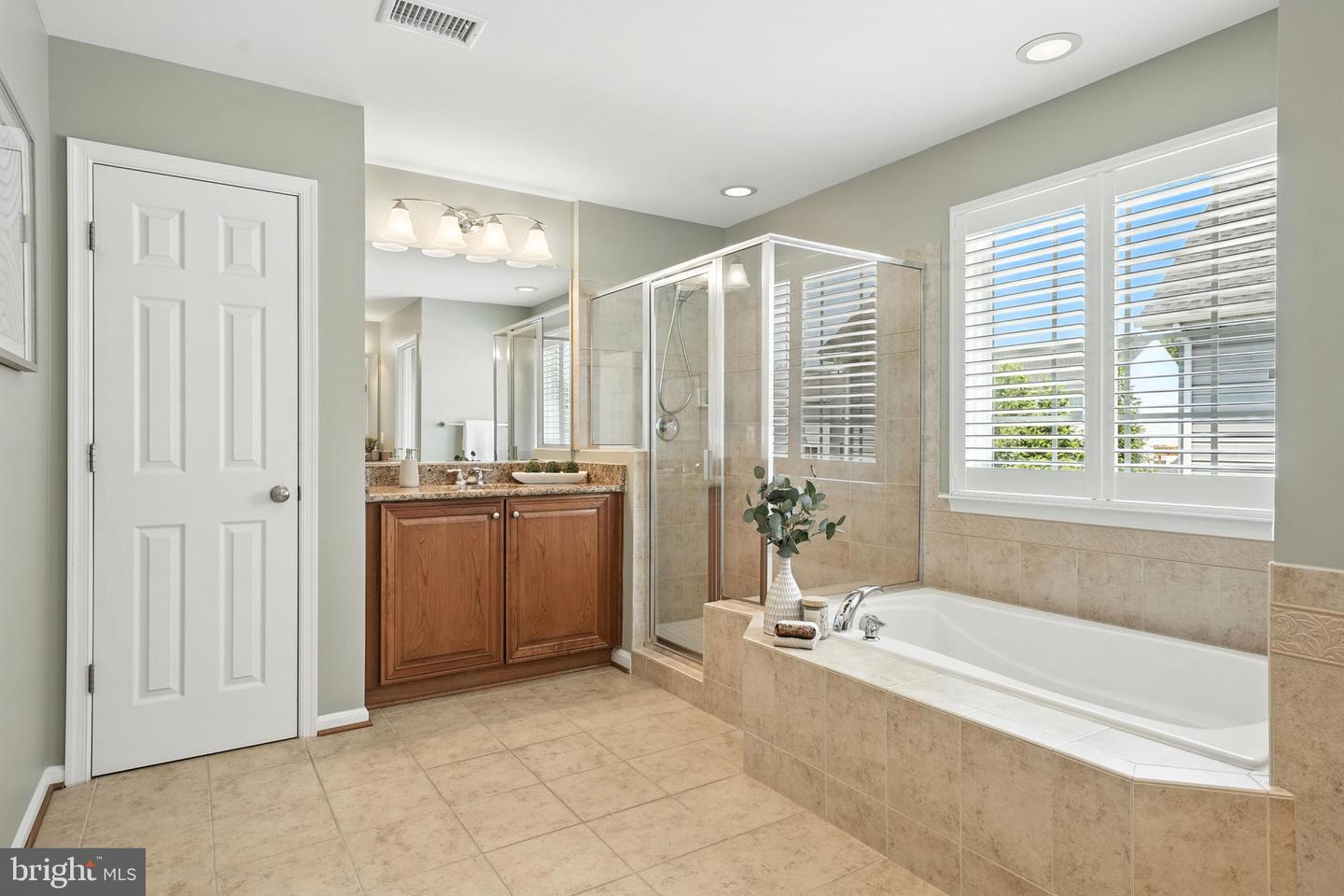 7604 JADE DR, GAINESVILLE, Virginia 20155, 5 Bedrooms Bedrooms, ,4 BathroomsBathrooms,Residential,For sale,7604 JADE DR,VAPW2096584 MLS # VAPW2096584