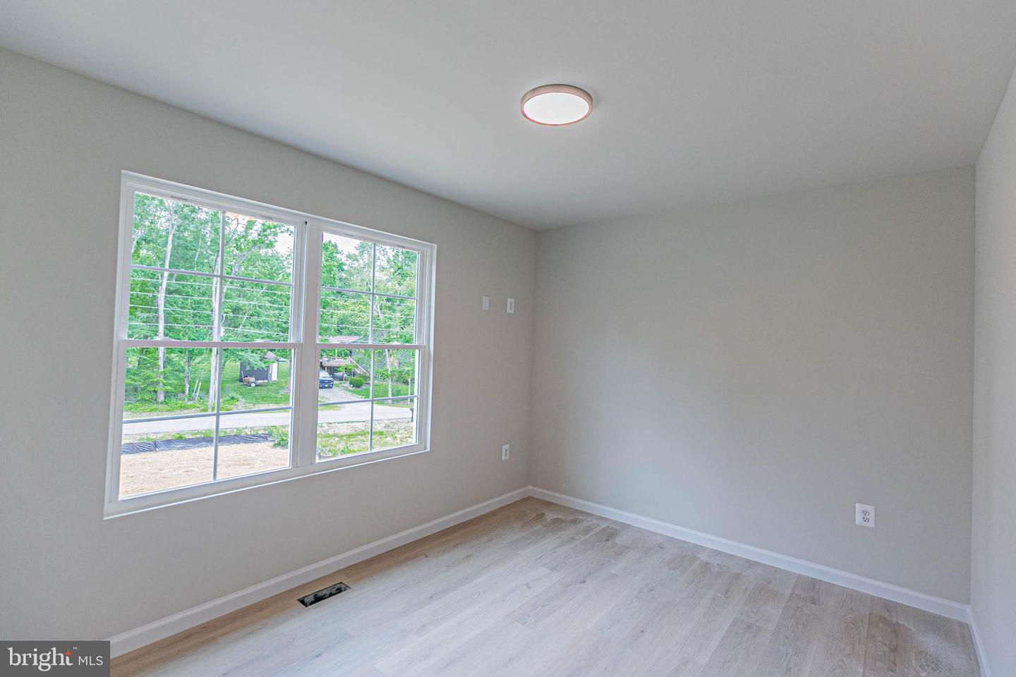 244 ADMIRAL DR, RUTHER GLEN, Virginia 22546, 4 Bedrooms Bedrooms, 8 Rooms Rooms,3 BathroomsBathrooms,Residential,For sale,244 ADMIRAL DR,VACV2008290 MLS # VACV2008290