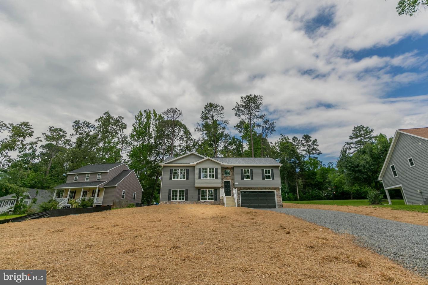 244 ADMIRAL DR, RUTHER GLEN, Virginia 22546, 4 Bedrooms Bedrooms, 8 Rooms Rooms,3 BathroomsBathrooms,Residential,For sale,244 ADMIRAL DR,VACV2008290 MLS # VACV2008290