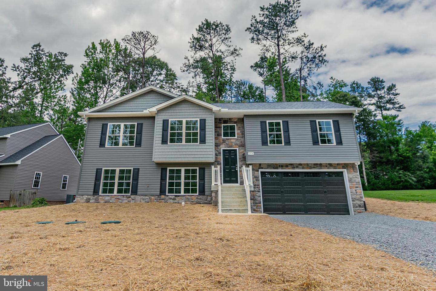 244 ADMIRAL DR, RUTHER GLEN, Virginia 22546, 4 Bedrooms Bedrooms, 8 Rooms Rooms,3 BathroomsBathrooms,Residential,For sale,244 ADMIRAL DR,VACV2008290 MLS # VACV2008290