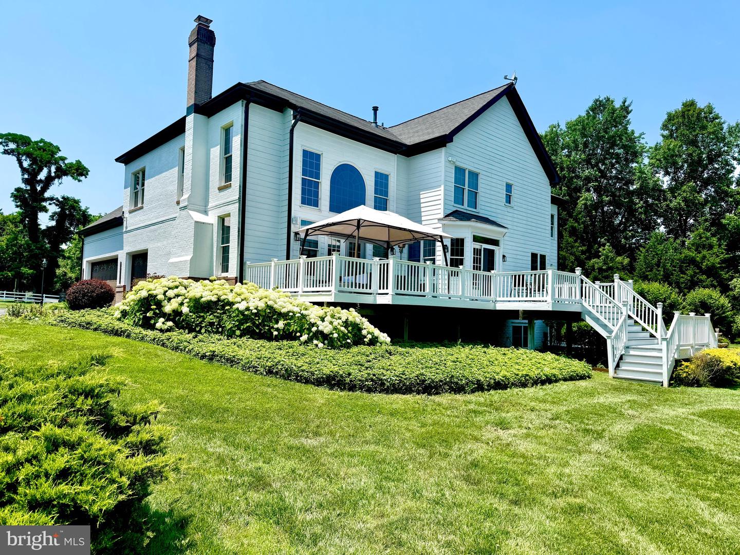 401 WALKER RD, GREAT FALLS, Virginia 22066, 4 Bedrooms Bedrooms, ,4 BathroomsBathrooms,Residential,For sale,401 WALKER RD,VAFX2252420 MLS # VAFX2252420