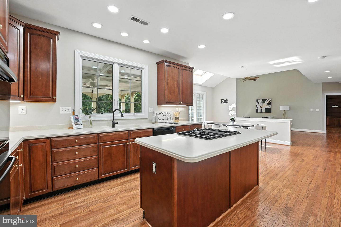 10505 DUNN MEADOW RD, VIENNA, Virginia 22182, 4 Bedrooms Bedrooms, ,3 BathroomsBathrooms,Residential,For sale,10505 DUNN MEADOW RD,VAFX2252574 MLS # VAFX2252574