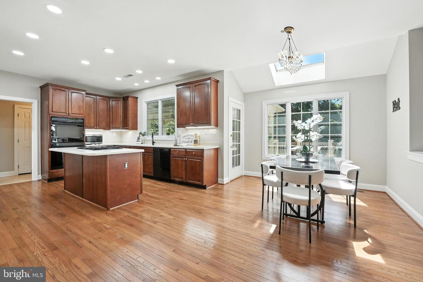 10505 DUNN MEADOW RD, VIENNA, Virginia 22182, 4 Bedrooms Bedrooms, ,3 BathroomsBathrooms,Residential,For sale,10505 DUNN MEADOW RD,VAFX2252574 MLS # VAFX2252574