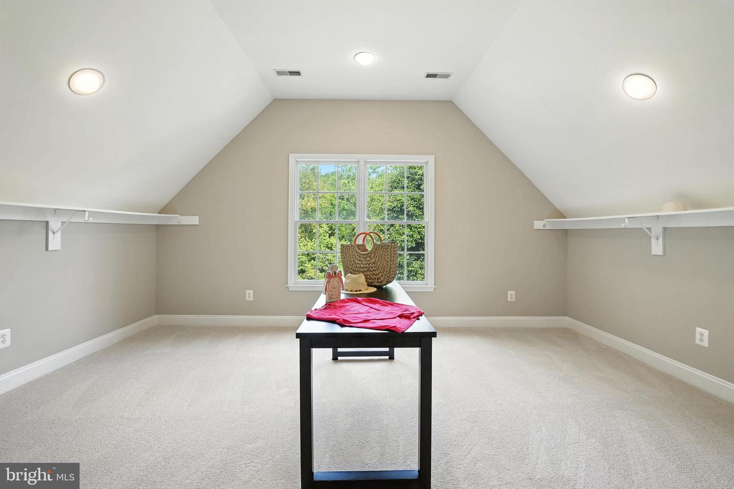 10505 DUNN MEADOW RD, VIENNA, Virginia 22182, 4 Bedrooms Bedrooms, ,3 BathroomsBathrooms,Residential,For sale,10505 DUNN MEADOW RD,VAFX2252574 MLS # VAFX2252574