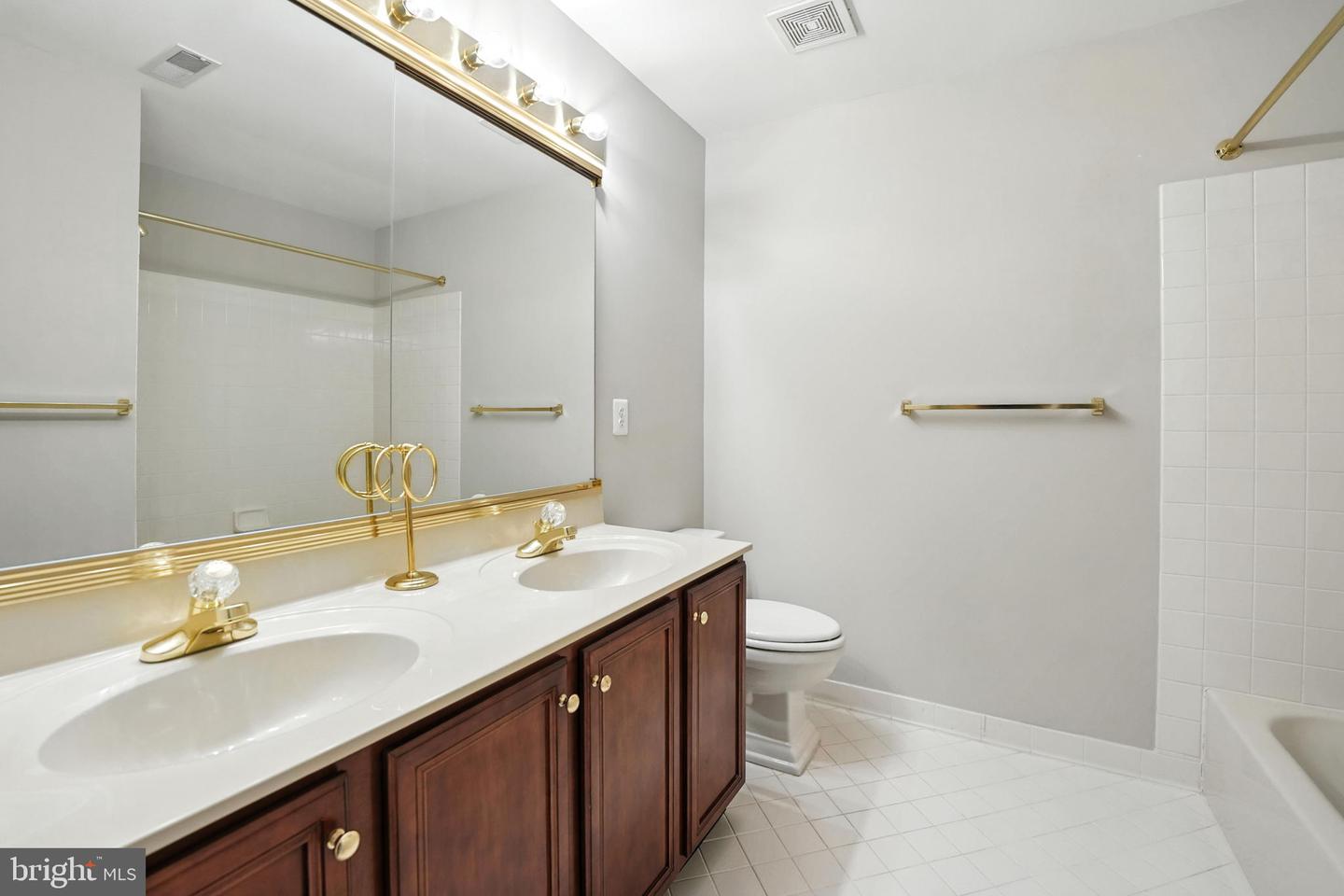 10505 DUNN MEADOW RD, VIENNA, Virginia 22182, 4 Bedrooms Bedrooms, ,3 BathroomsBathrooms,Residential,For sale,10505 DUNN MEADOW RD,VAFX2252574 MLS # VAFX2252574