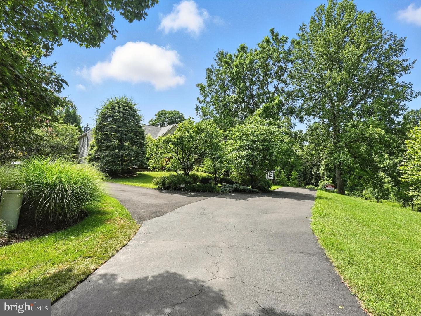 10505 DUNN MEADOW RD, VIENNA, Virginia 22182, 4 Bedrooms Bedrooms, ,3 BathroomsBathrooms,Residential,For sale,10505 DUNN MEADOW RD,VAFX2252574 MLS # VAFX2252574