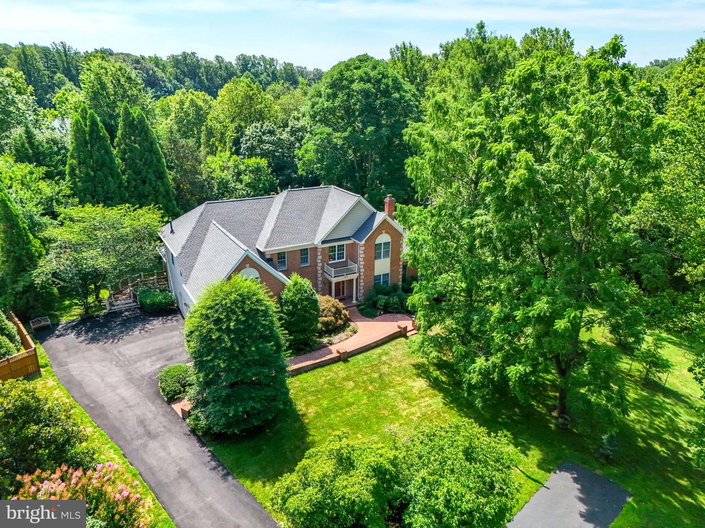 10505 DUNN MEADOW RD, VIENNA, Virginia 22182, 4 Bedrooms Bedrooms, ,3 BathroomsBathrooms,Residential,For sale,10505 DUNN MEADOW RD,VAFX2252574 MLS # VAFX2252574