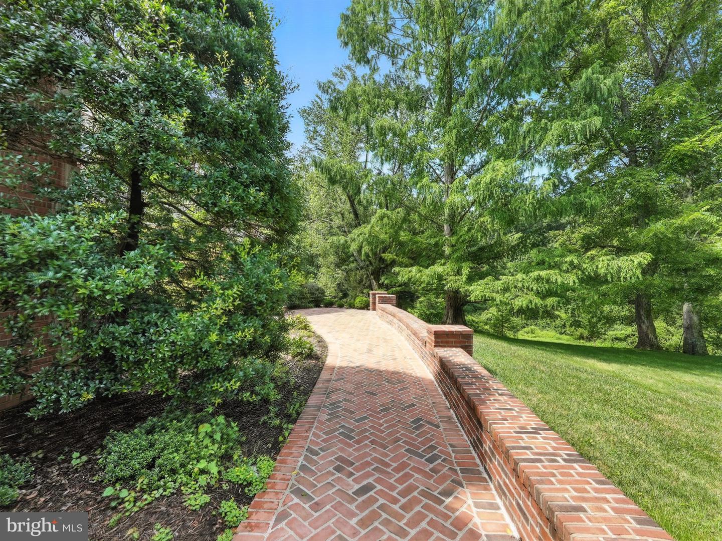 10505 DUNN MEADOW RD, VIENNA, Virginia 22182, 4 Bedrooms Bedrooms, ,3 BathroomsBathrooms,Residential,For sale,10505 DUNN MEADOW RD,VAFX2252574 MLS # VAFX2252574