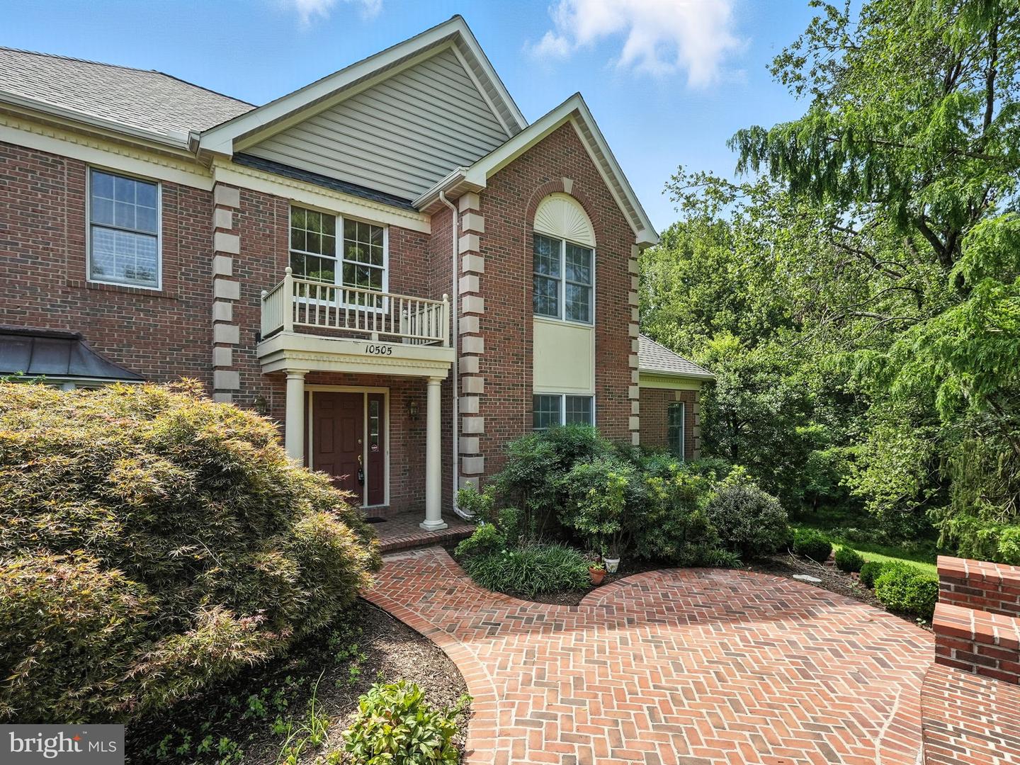 10505 DUNN MEADOW RD, VIENNA, Virginia 22182, 4 Bedrooms Bedrooms, ,3 BathroomsBathrooms,Residential,For sale,10505 DUNN MEADOW RD,VAFX2252574 MLS # VAFX2252574