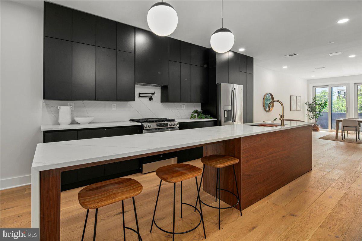 1008 4TH ST NE #2, WASHINGTON, District Of Columbia 20002, 3 Bedrooms Bedrooms, ,3 BathroomsBathrooms,Residential,For sale,1008 4TH ST NE #2,DCDC2208858 MLS # DCDC2208858