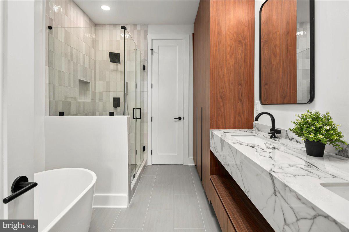 1008 4TH ST NE #2, WASHINGTON, District Of Columbia 20002, 3 Bedrooms Bedrooms, ,3 BathroomsBathrooms,Residential,For sale,1008 4TH ST NE #2,DCDC2208858 MLS # DCDC2208858