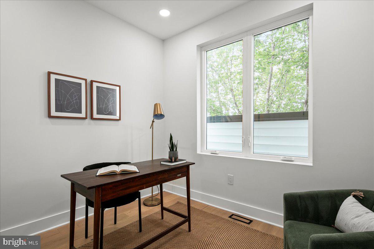 1008 4TH ST NE #2, WASHINGTON, District Of Columbia 20002, 3 Bedrooms Bedrooms, ,3 BathroomsBathrooms,Residential,For sale,1008 4TH ST NE #2,DCDC2208858 MLS # DCDC2208858