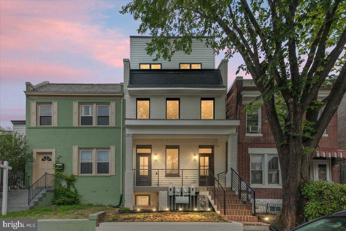 1008 4TH ST NE #2, WASHINGTON, District Of Columbia 20002, 3 Bedrooms Bedrooms, ,3 BathroomsBathrooms,Residential,For sale,1008 4TH ST NE #2,DCDC2208858 MLS # DCDC2208858