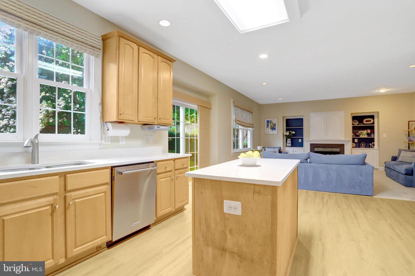 316 S TAYLOR ST S, ARLINGTON, Virginia 22204, 4 Bedrooms Bedrooms, ,3 BathroomsBathrooms,Residential,For sale,316 S TAYLOR ST S,VAAR2060220 MLS # VAAR2060220