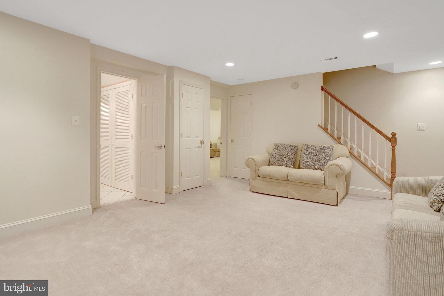 316 S TAYLOR ST S, ARLINGTON, Virginia 22204, 4 Bedrooms Bedrooms, ,3 BathroomsBathrooms,Residential,For sale,316 S TAYLOR ST S,VAAR2060220 MLS # VAAR2060220