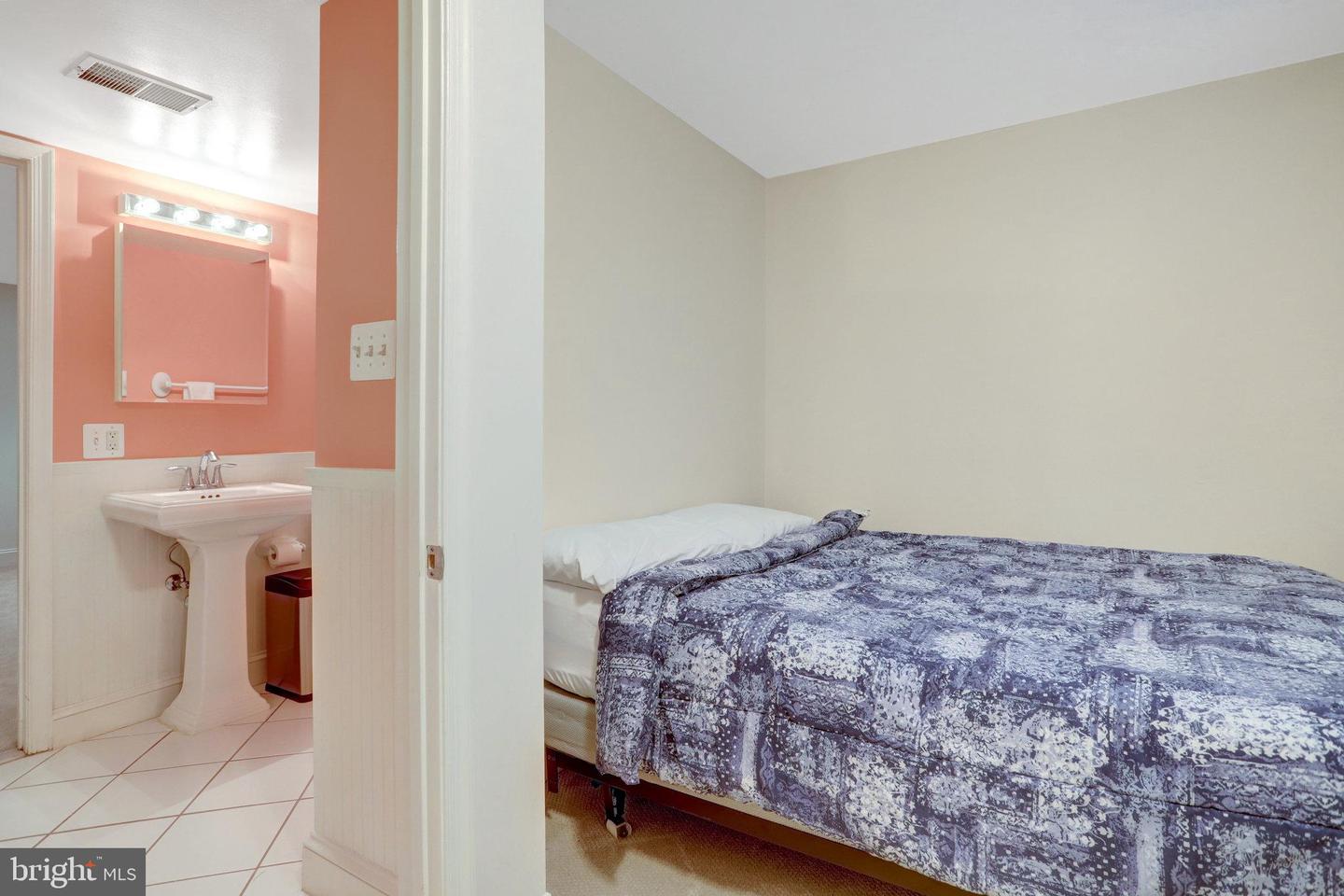 316 S TAYLOR ST S, ARLINGTON, Virginia 22204, 4 Bedrooms Bedrooms, ,3 BathroomsBathrooms,Residential,For sale,316 S TAYLOR ST S,VAAR2060220 MLS # VAAR2060220