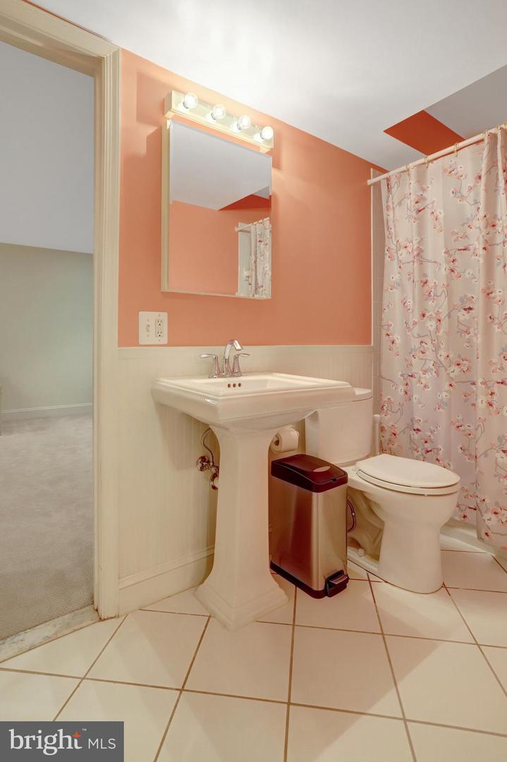 316 S TAYLOR ST S, ARLINGTON, Virginia 22204, 4 Bedrooms Bedrooms, ,3 BathroomsBathrooms,Residential,For sale,316 S TAYLOR ST S,VAAR2060220 MLS # VAAR2060220