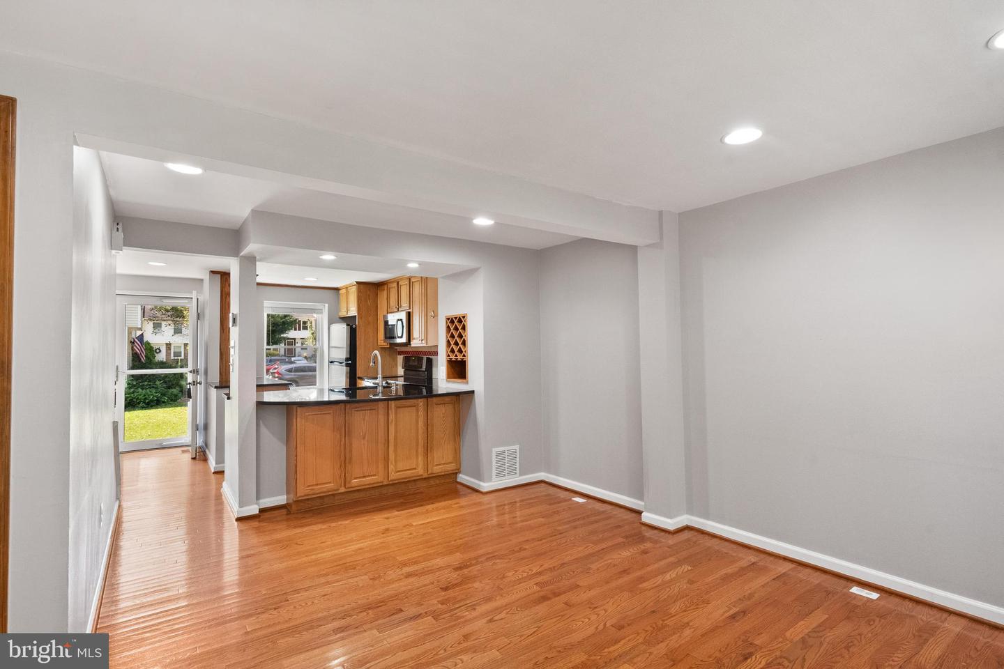 13626 FOREST POND CT, CENTREVILLE, Virginia 20121, 2 Bedrooms Bedrooms, ,1 BathroomBathrooms,Residential,For sale,13626 FOREST POND CT,VAFX2254326 MLS # VAFX2254326
