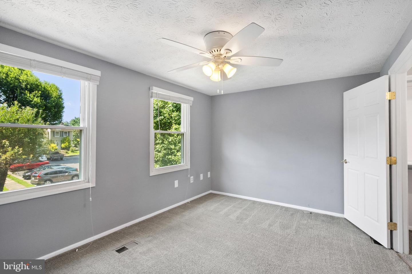 13626 FOREST POND CT, CENTREVILLE, Virginia 20121, 2 Bedrooms Bedrooms, ,1 BathroomBathrooms,Residential,For sale,13626 FOREST POND CT,VAFX2254326 MLS # VAFX2254326