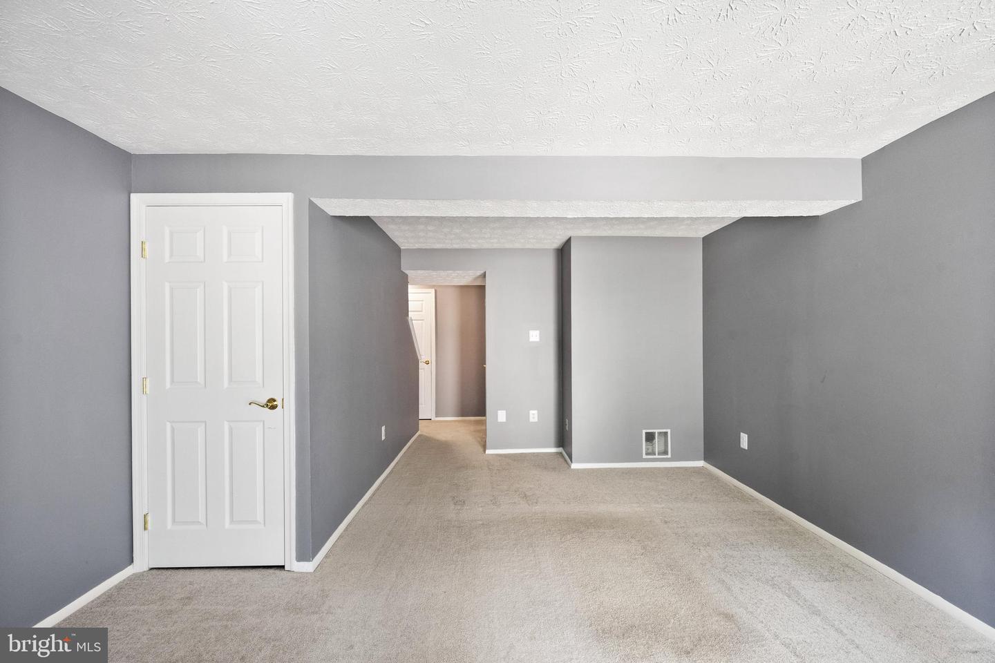13626 FOREST POND CT, CENTREVILLE, Virginia 20121, 2 Bedrooms Bedrooms, ,1 BathroomBathrooms,Residential,For sale,13626 FOREST POND CT,VAFX2254326 MLS # VAFX2254326