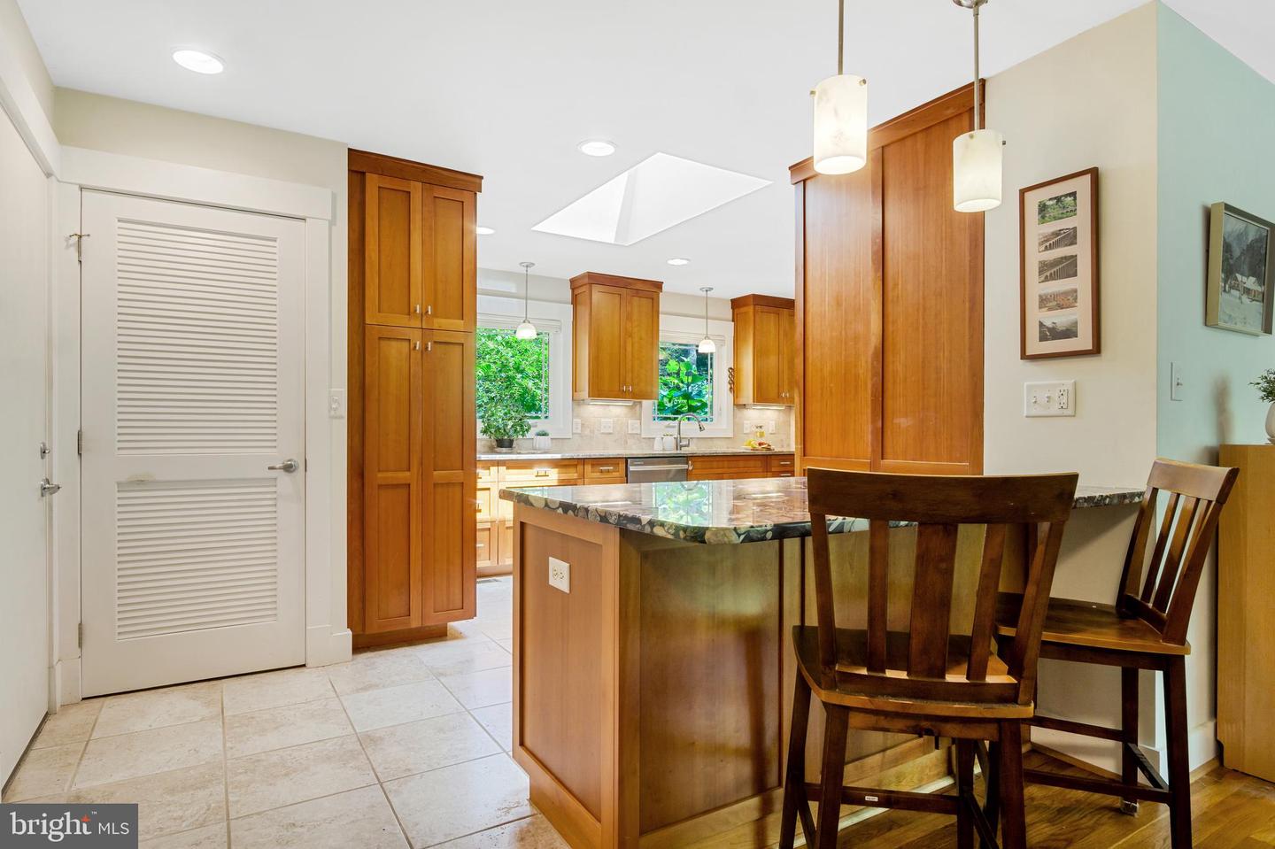 247 E QUEENS DR, WILLIAMSBURG, Virginia 23185, 3 Bedrooms Bedrooms, ,2 BathroomsBathrooms,Residential,For sale,247 E QUEENS DR,VAYV2000094 MLS # VAYV2000094