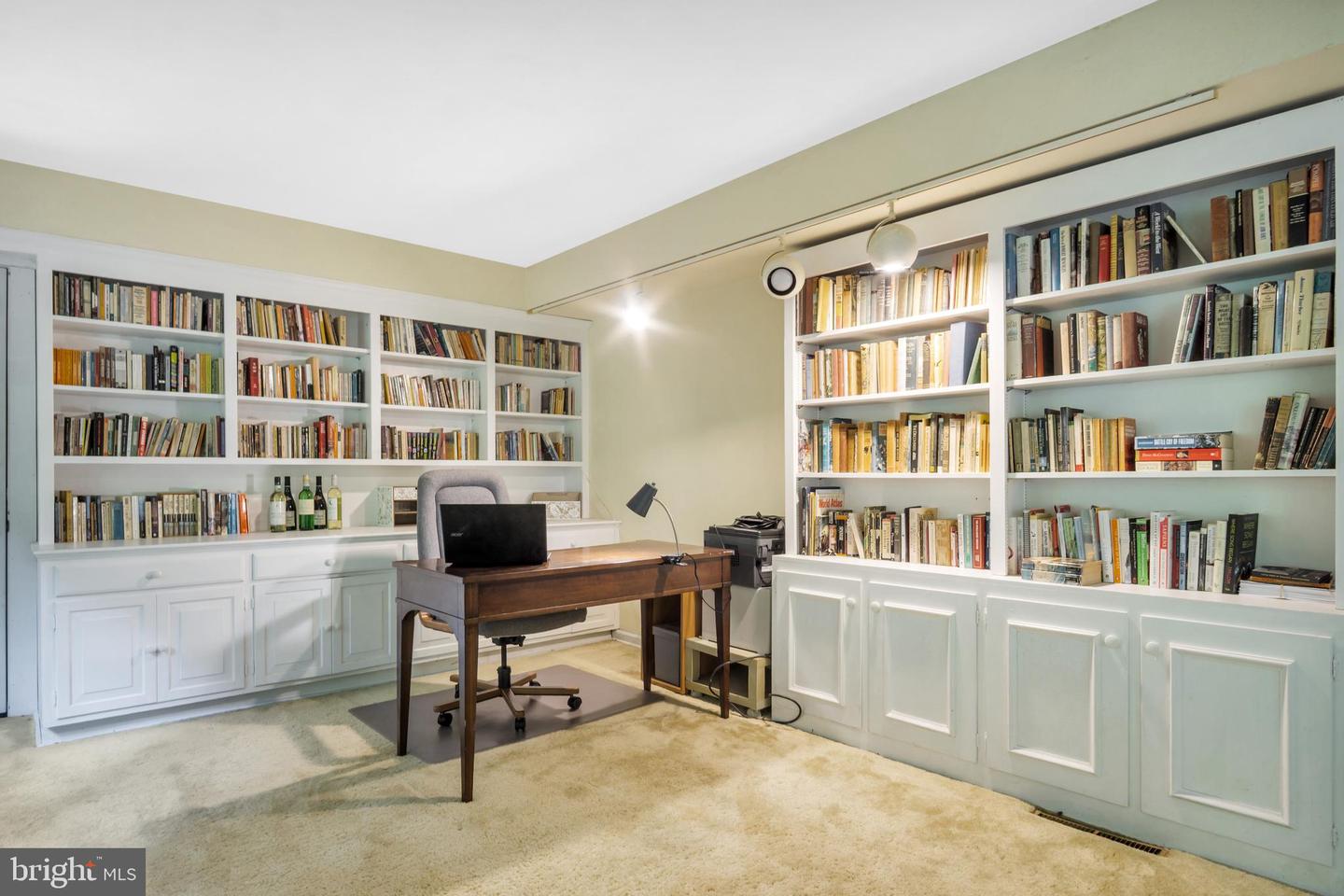 247 E QUEENS DR, WILLIAMSBURG, Virginia 23185, 3 Bedrooms Bedrooms, ,2 BathroomsBathrooms,Residential,For sale,247 E QUEENS DR,VAYV2000094 MLS # VAYV2000094
