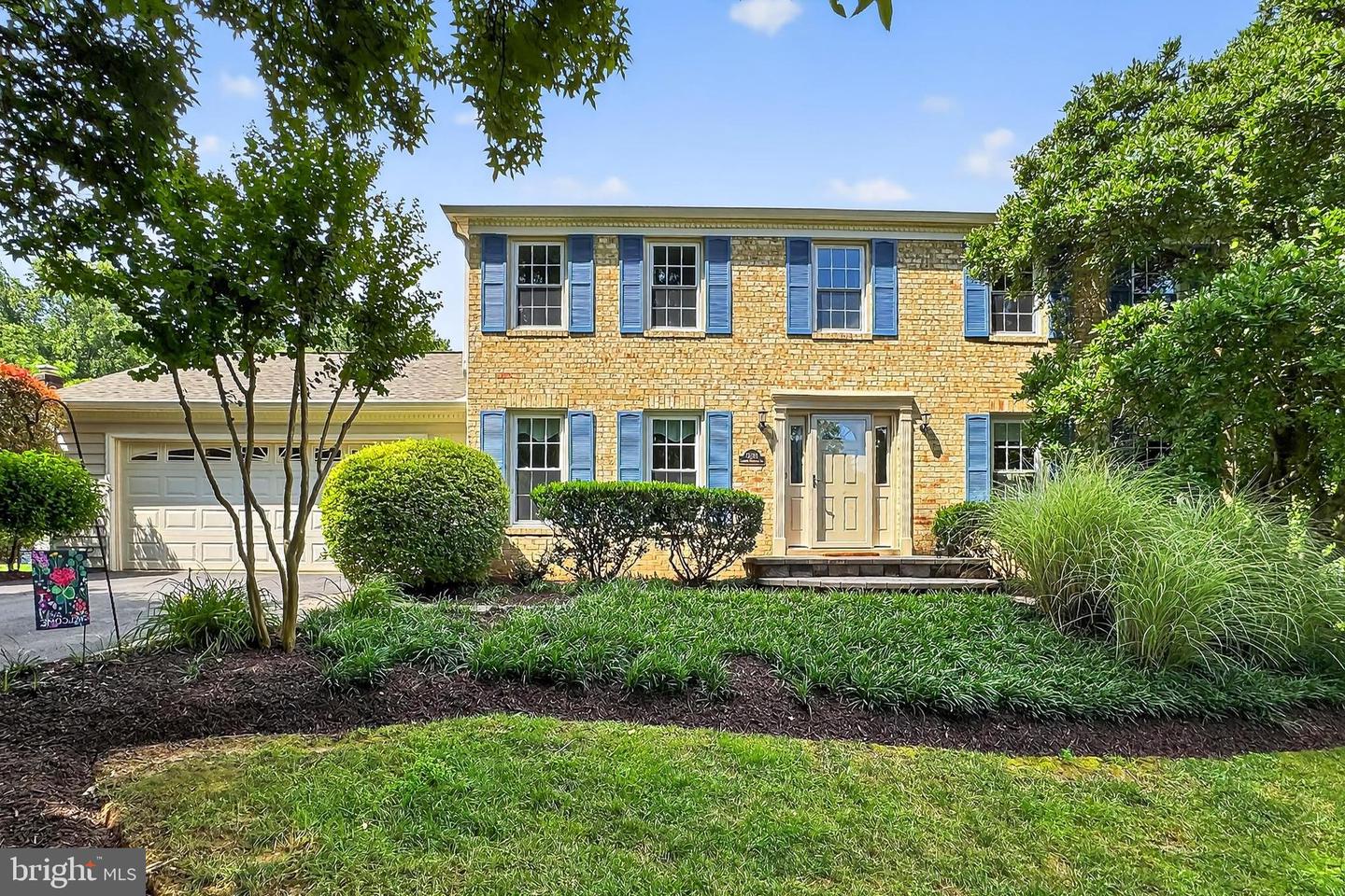 12195 QUEENS BRIGADE DR, FAIRFAX, Virginia 22030, 4 Bedrooms Bedrooms, ,2 BathroomsBathrooms,Residential,For sale,12195 QUEENS BRIGADE DR,VAFX2255872 MLS # VAFX2255872