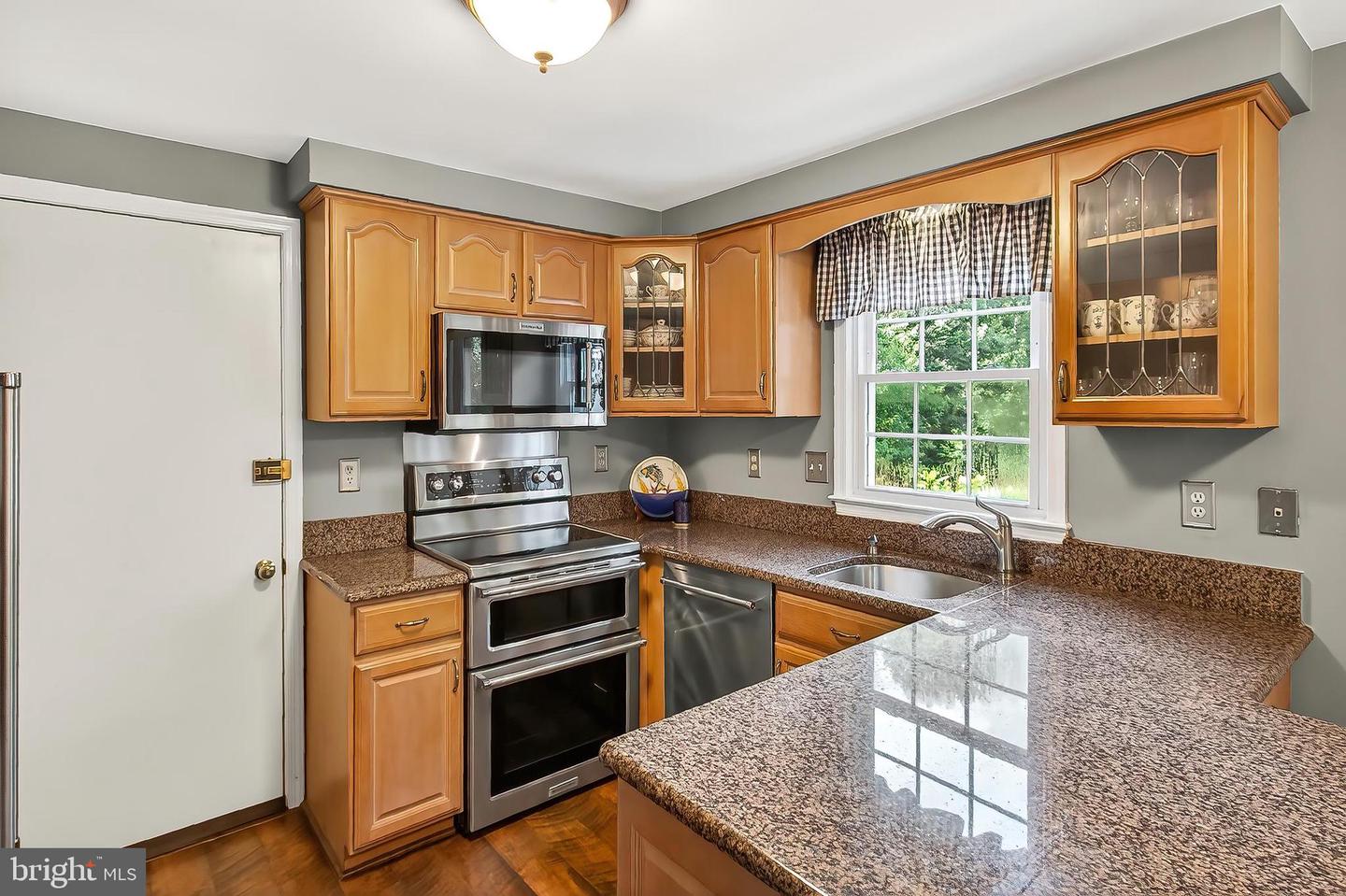 12195 QUEENS BRIGADE DR, FAIRFAX, Virginia 22030, 4 Bedrooms Bedrooms, ,2 BathroomsBathrooms,Residential,For sale,12195 QUEENS BRIGADE DR,VAFX2255872 MLS # VAFX2255872