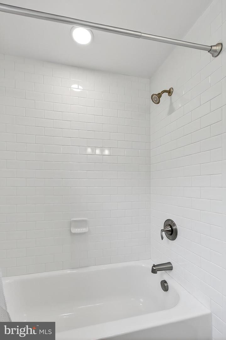 12195 QUEENS BRIGADE DR, FAIRFAX, Virginia 22030, 4 Bedrooms Bedrooms, ,2 BathroomsBathrooms,Residential,For sale,12195 QUEENS BRIGADE DR,VAFX2255872 MLS # VAFX2255872