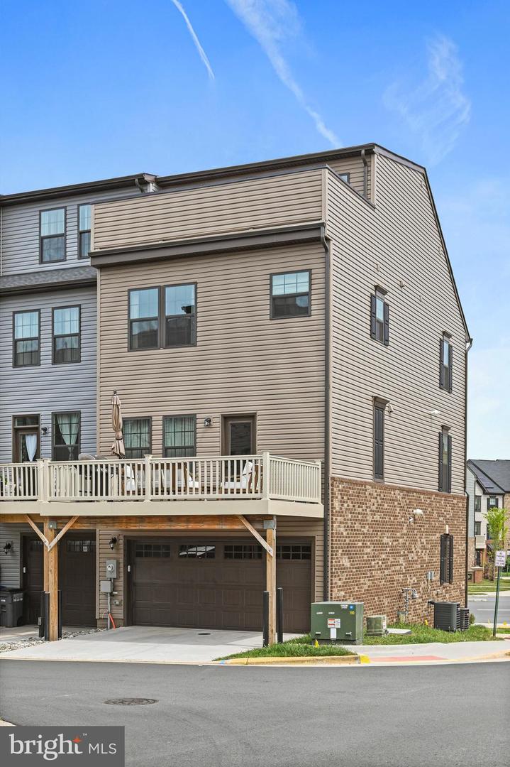 14030 SUNRISE VALLEY DR, HERNDON, Virginia 20171, 5 Bedrooms Bedrooms, ,4 BathroomsBathrooms,Residential,For sale,14030 SUNRISE VALLEY DR,VAFX2256076 MLS # VAFX2256076